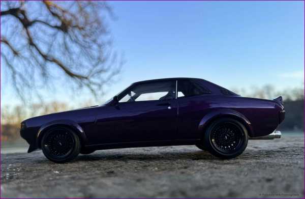 1:18 Toyota Celica (RA24) Restmod Purple Efekt Lackierrung 2015